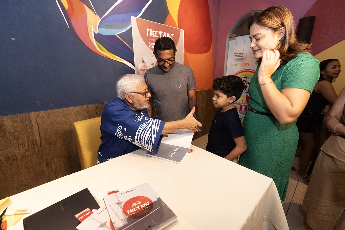 Lançamento do Livro 245