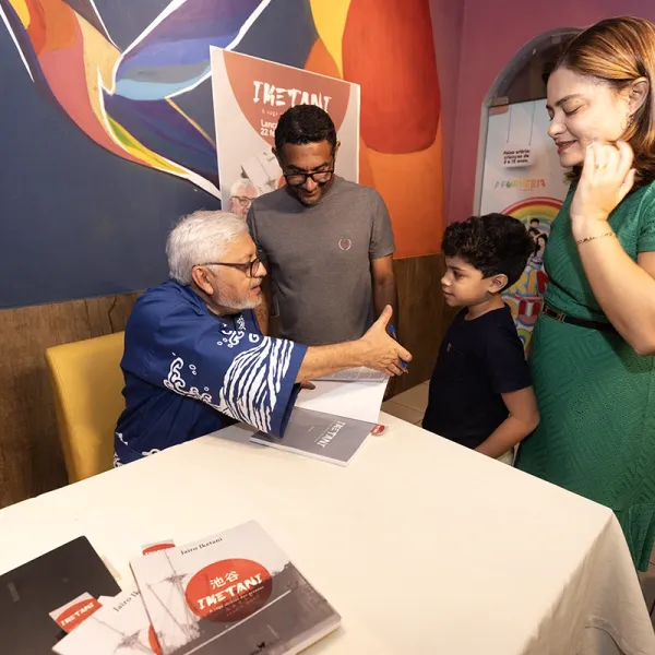 Lançamento do Livro 245